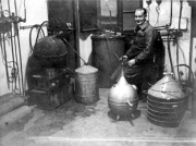 Walter "Papa" Riedel at the Heylandt factory in spring 1930.