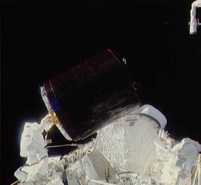Image:Palapa B-2 STS-51-A.jpg