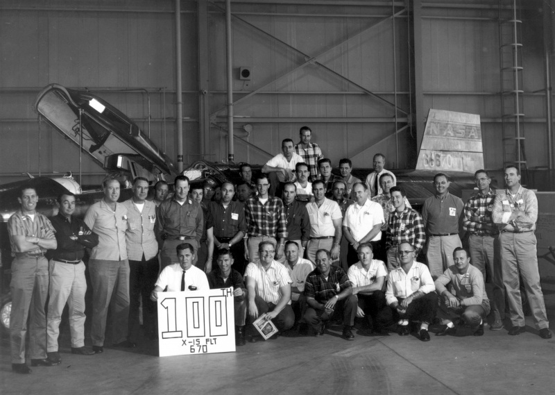 Image:X-15 100th Flight Ground Crew E-10846.jpg